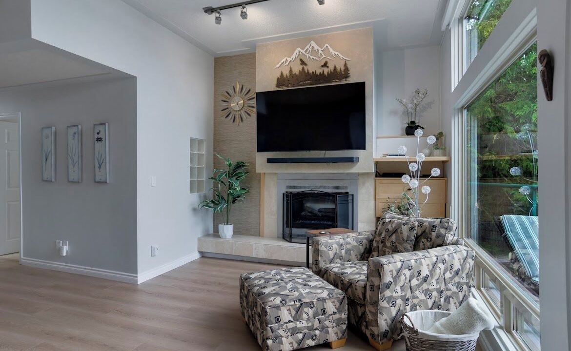 Photo of Livingroom in North Oyster