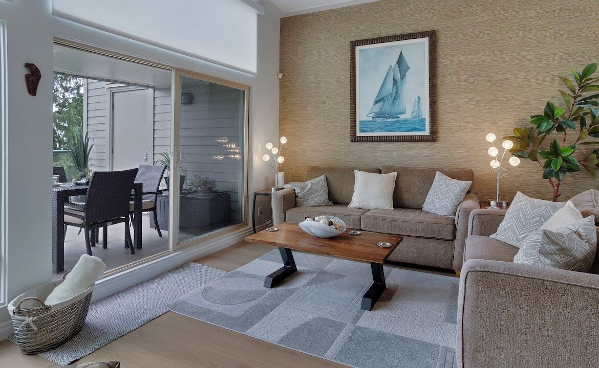 Photo of Livingroom in North Oyster
