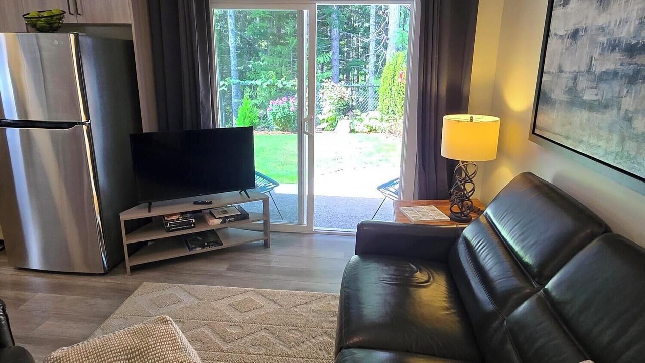 Photo of Livingroom in Shawnigan Lake
