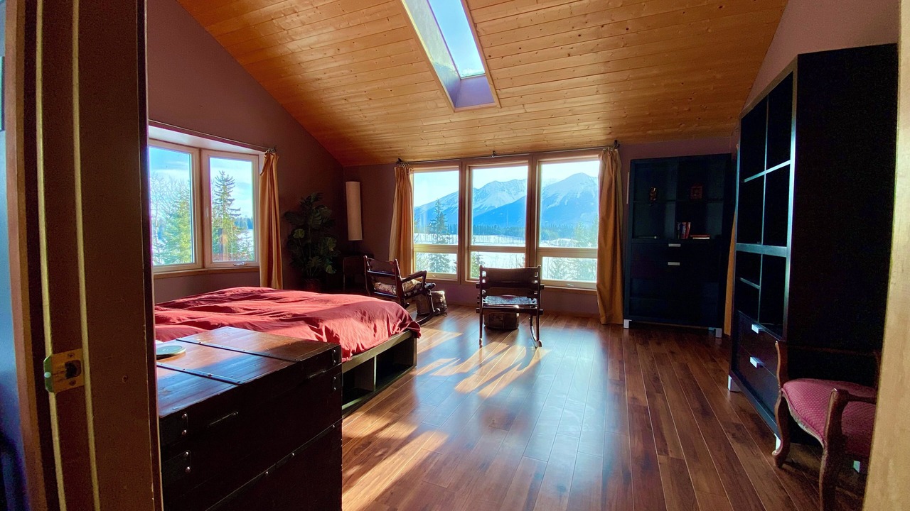 Photo of Bedroom in Moricetown