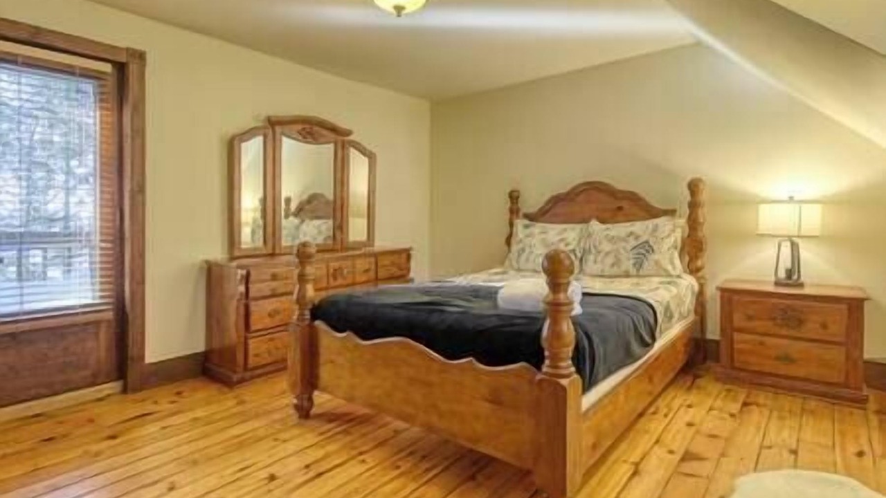 Photo of Bedroom in St-Adolphe-d'Howard