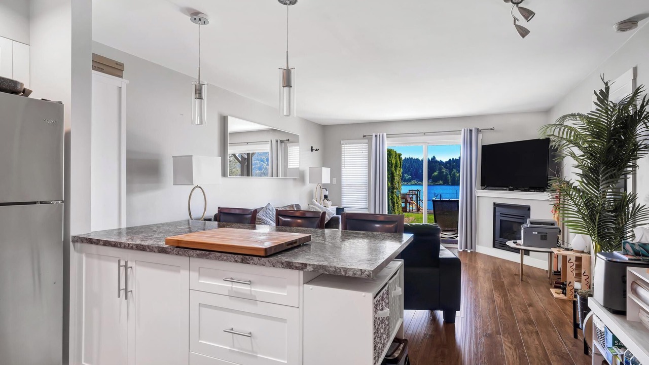 Photo of Kitchen in Shawnigan Lake