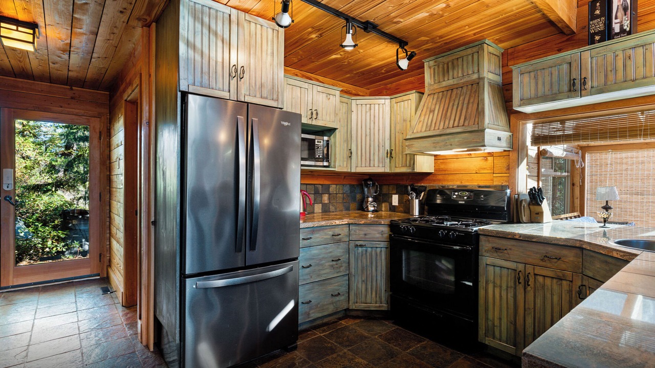 Photo of Kitchen in Sproat Lake