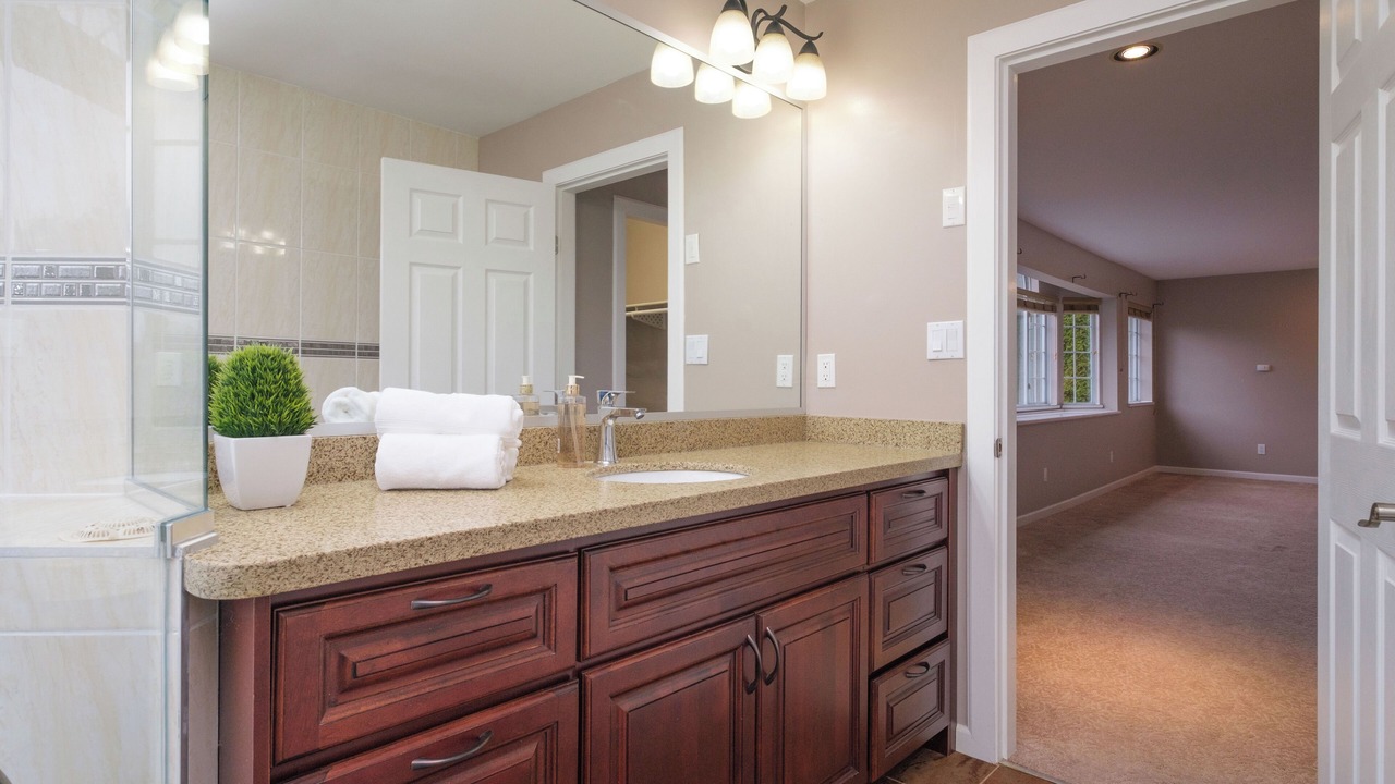 Photo of Bathroom in Oakridge