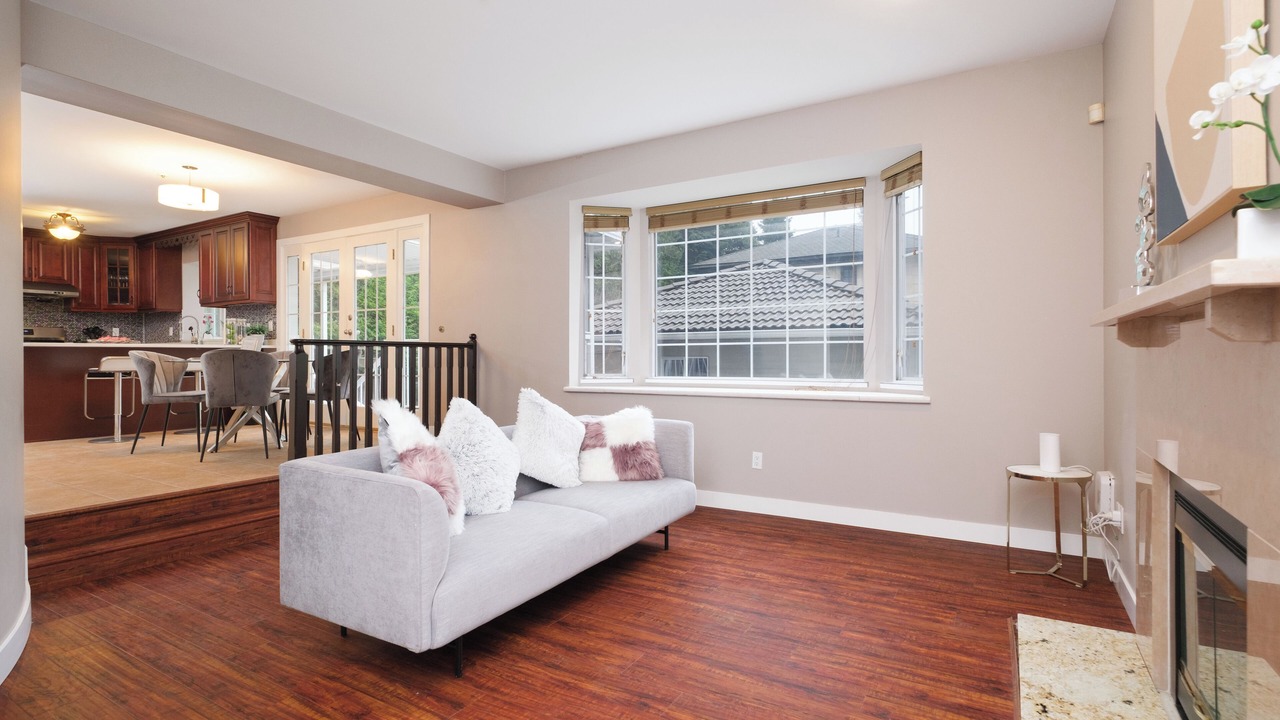Photo of Livingroom in Oakridge