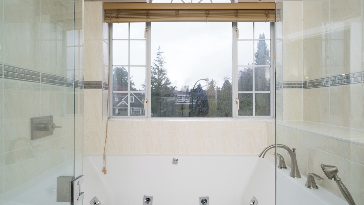 Photo of Bathroom in Oakridge