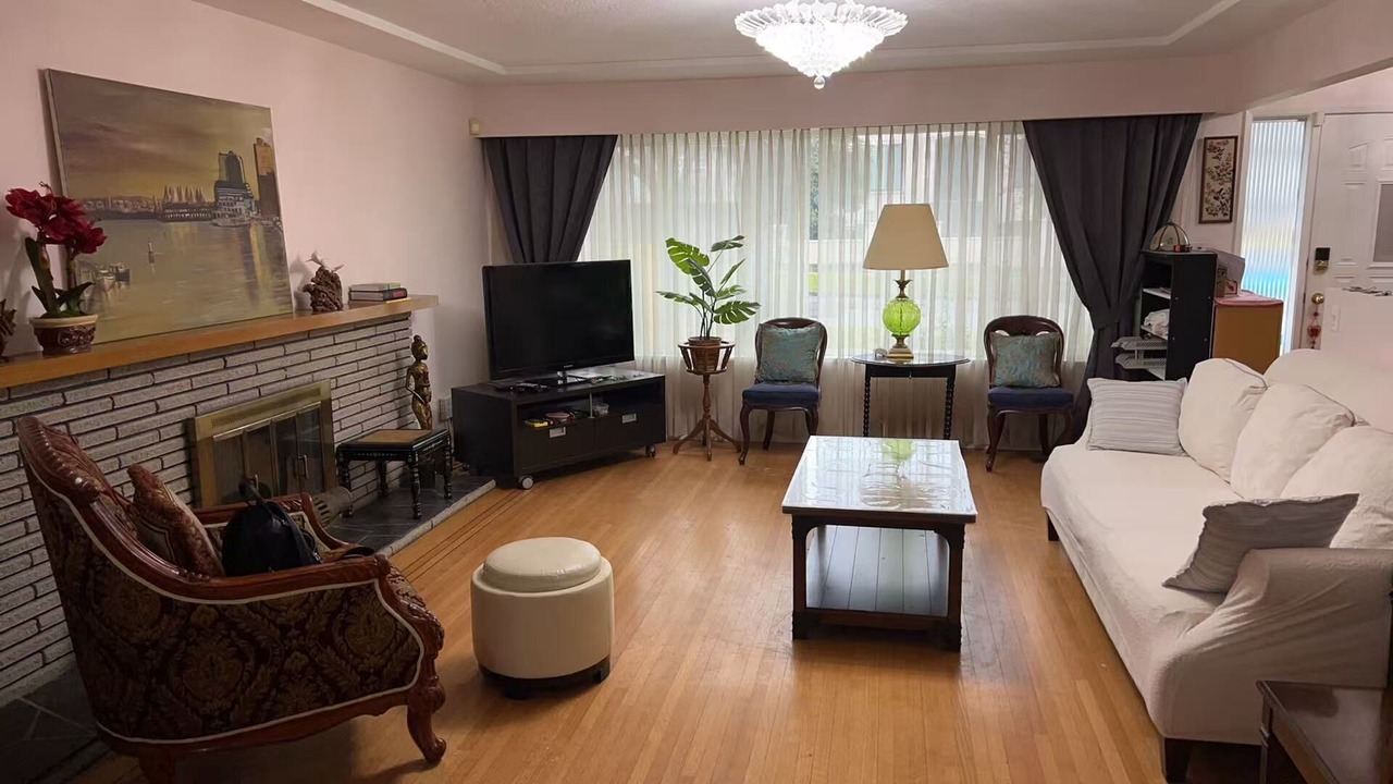 Photo of Livingroom in Marpole
