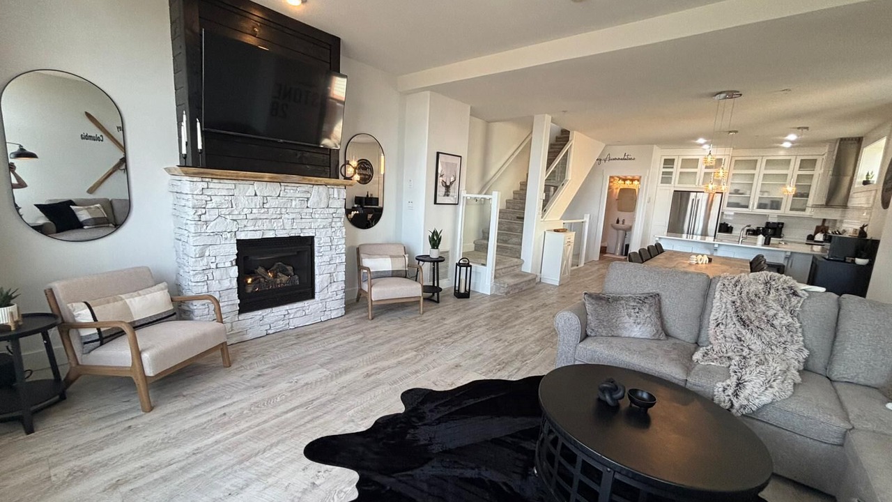 Photo of Livingroom in East Kootenay