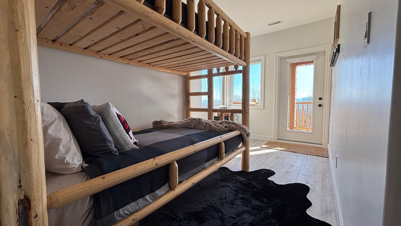 Photo of Bedroom in East Kootenay