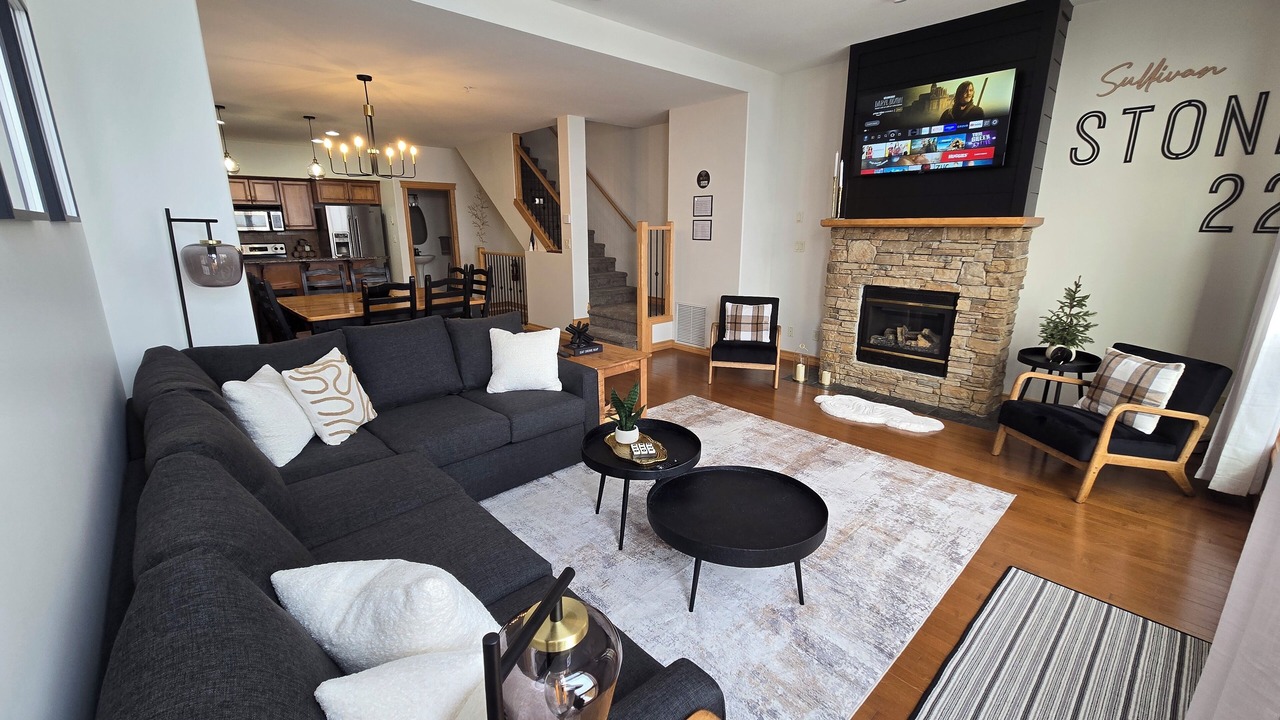 Photo of Livingroom in East Kootenay