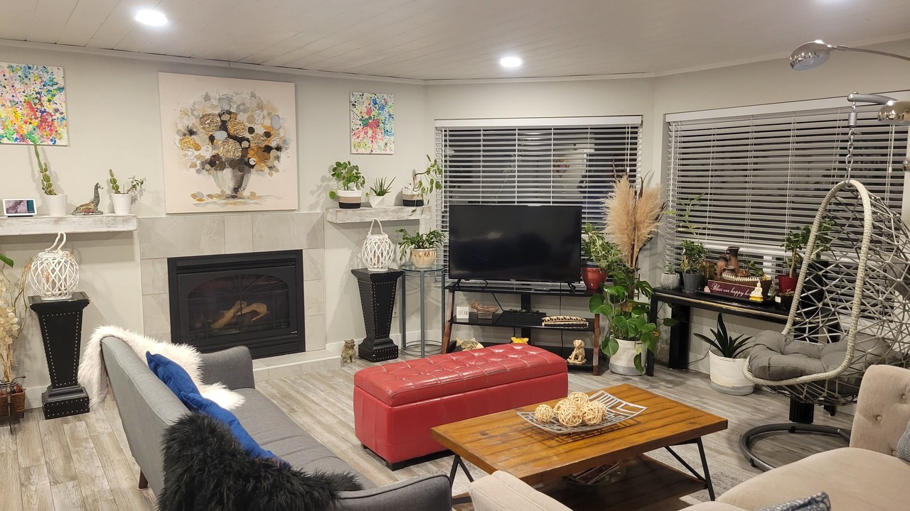 Photo of Livingroom in West Sechelt
