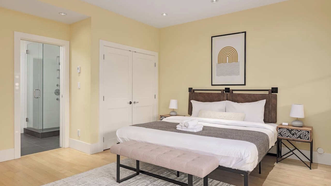 Photo of Bedroom in Lower Lonsdale