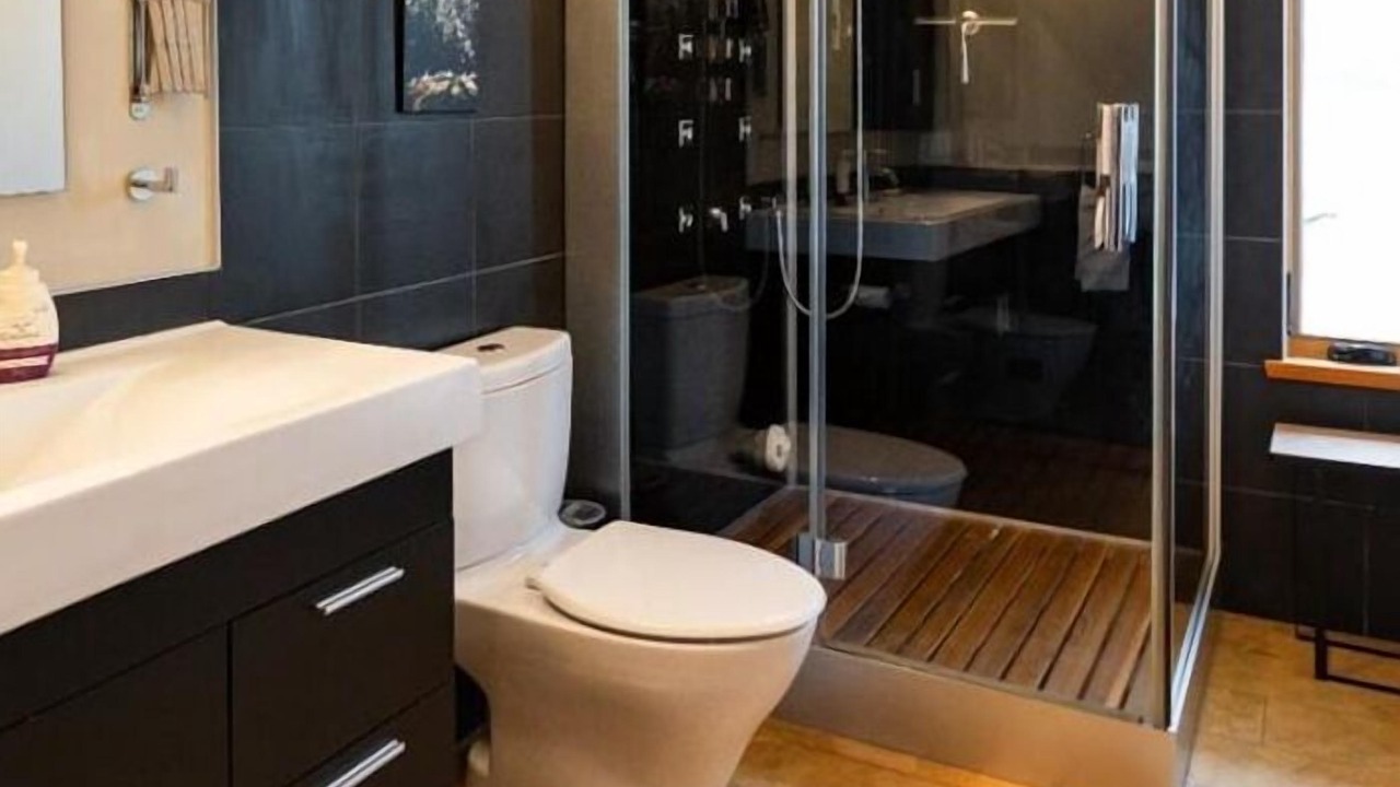 Photo of Bathroom in Central Kootenay