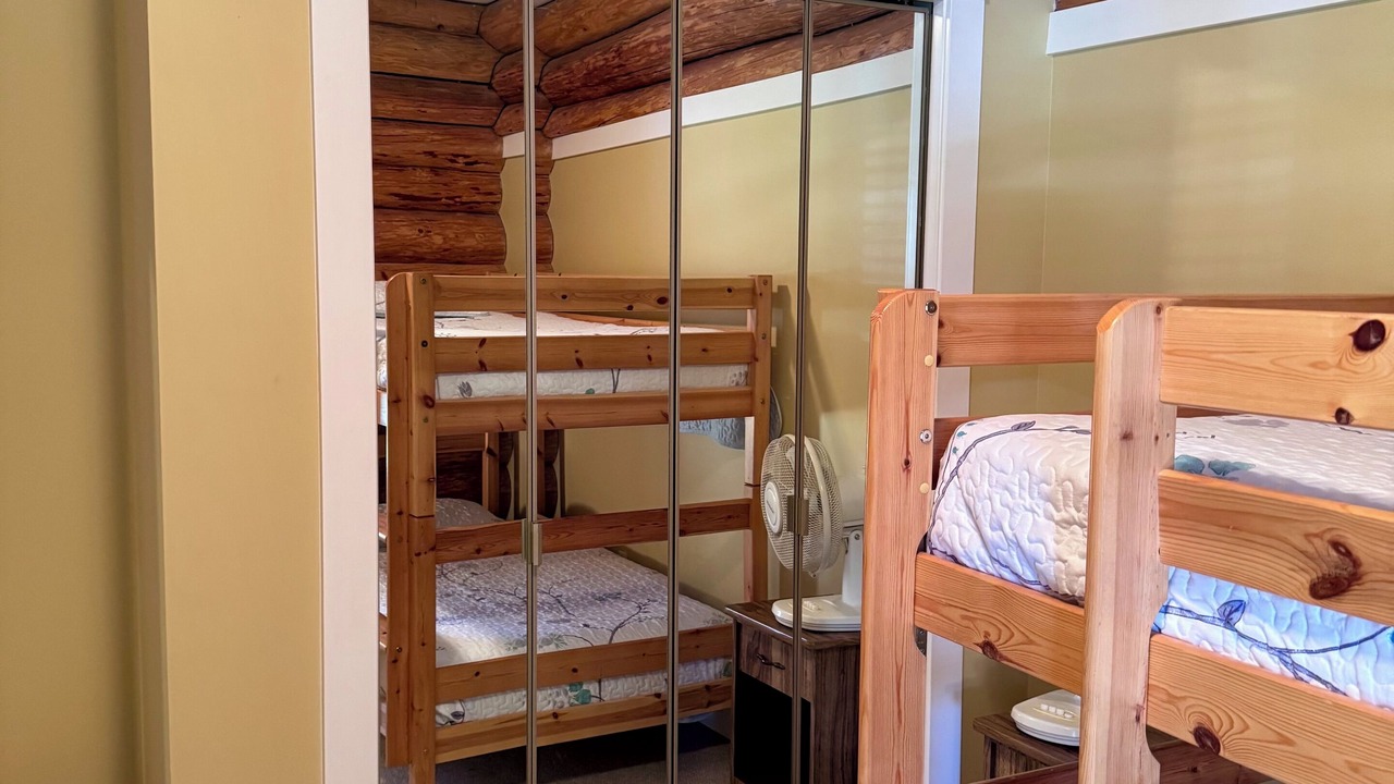 Photo of Bedroom in Anglemont
