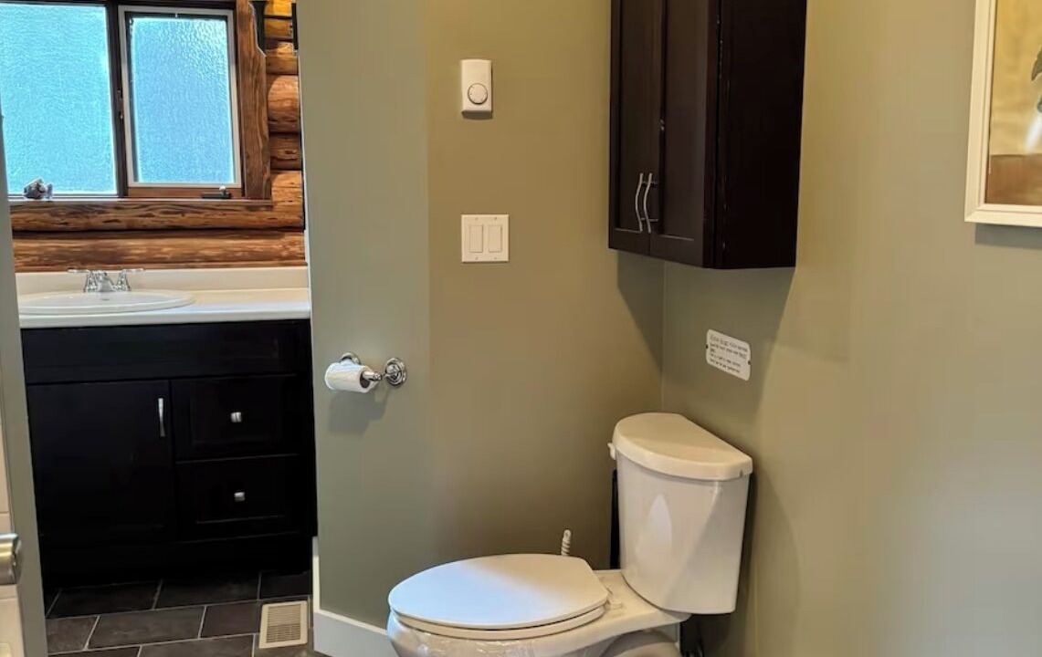 Photo of Bathroom in Anglemont