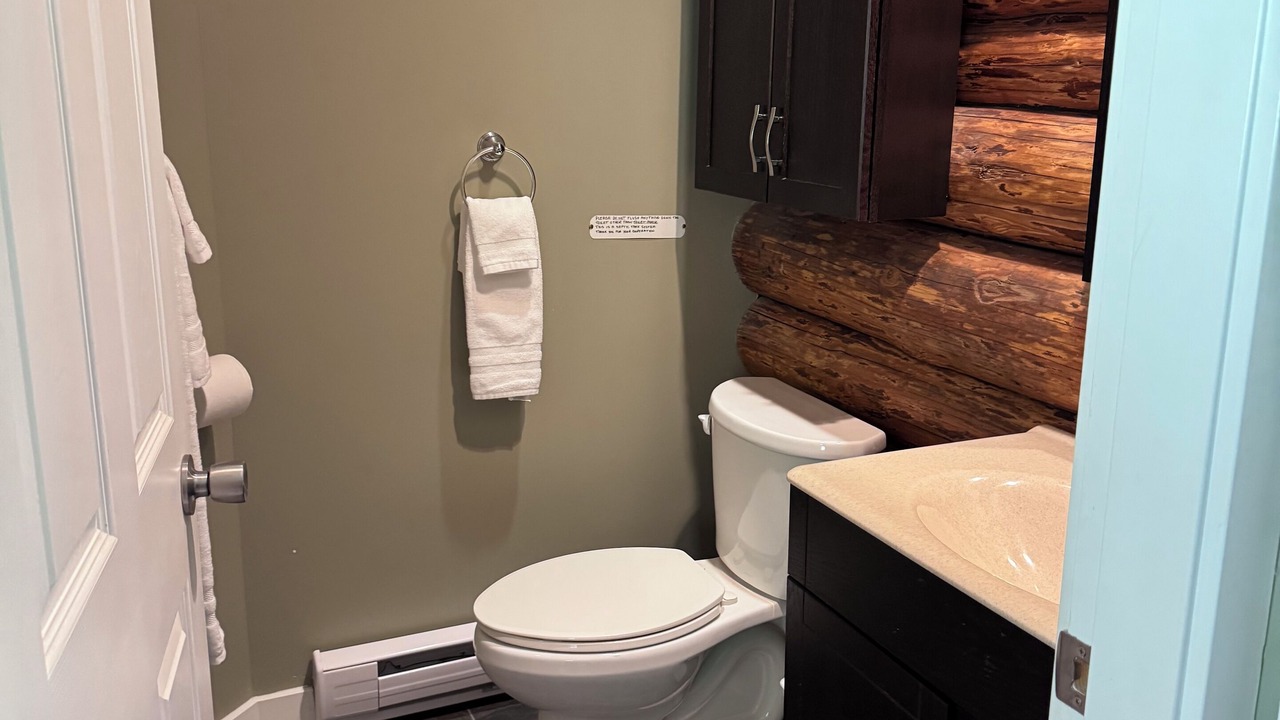 Photo of Bathroom in Anglemont