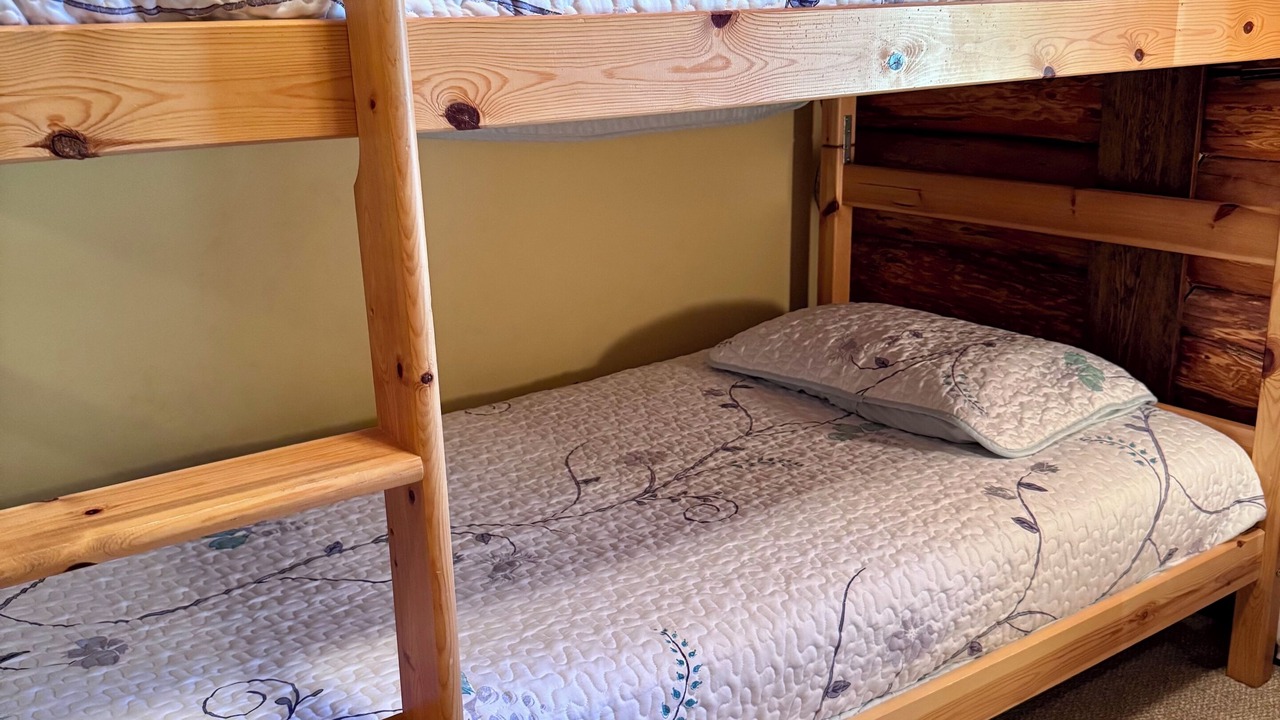 Photo of Bedroom in Anglemont
