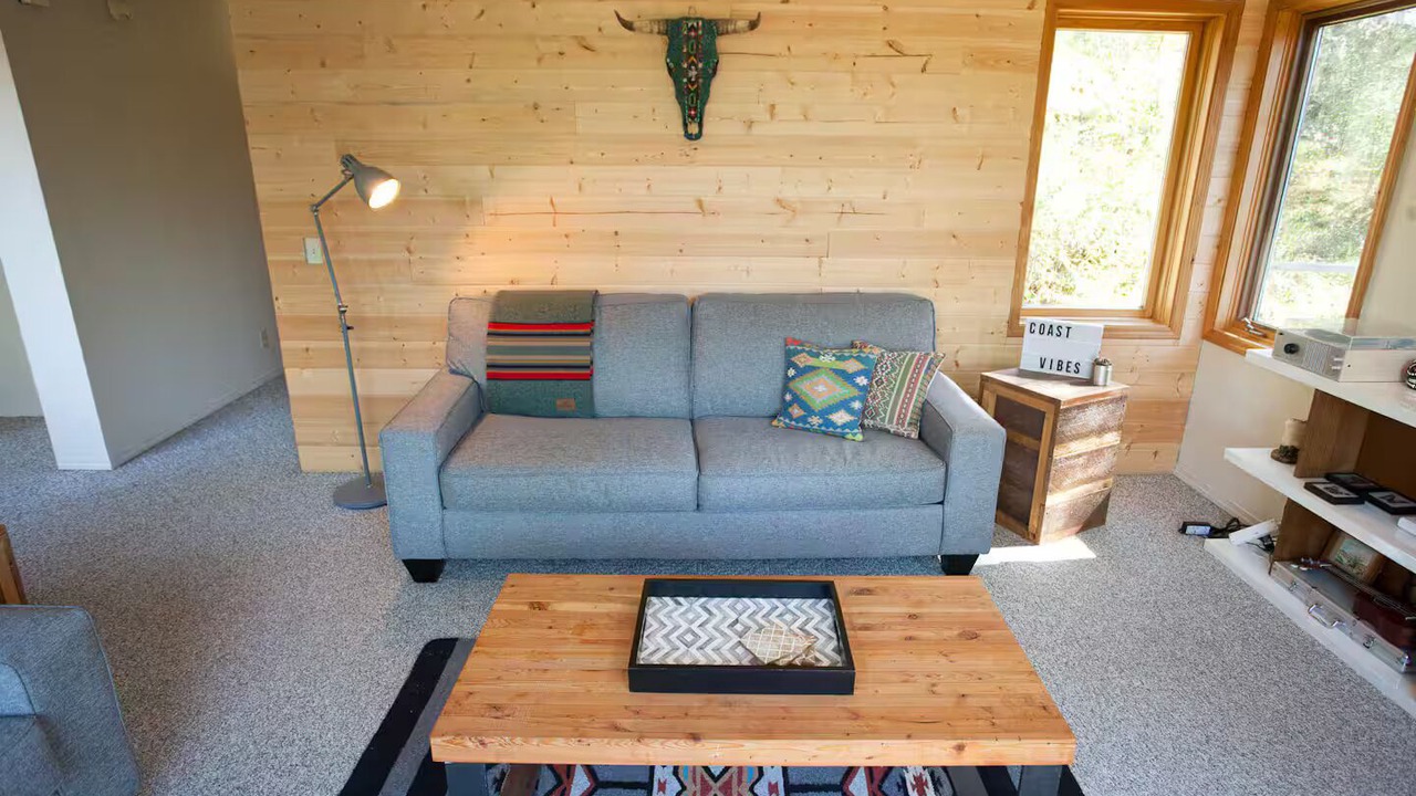 Photo of Livingroom in Madeira Park