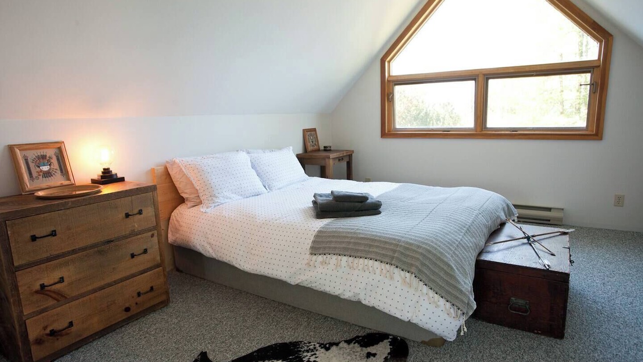 Photo of Bedroom in Madeira Park
