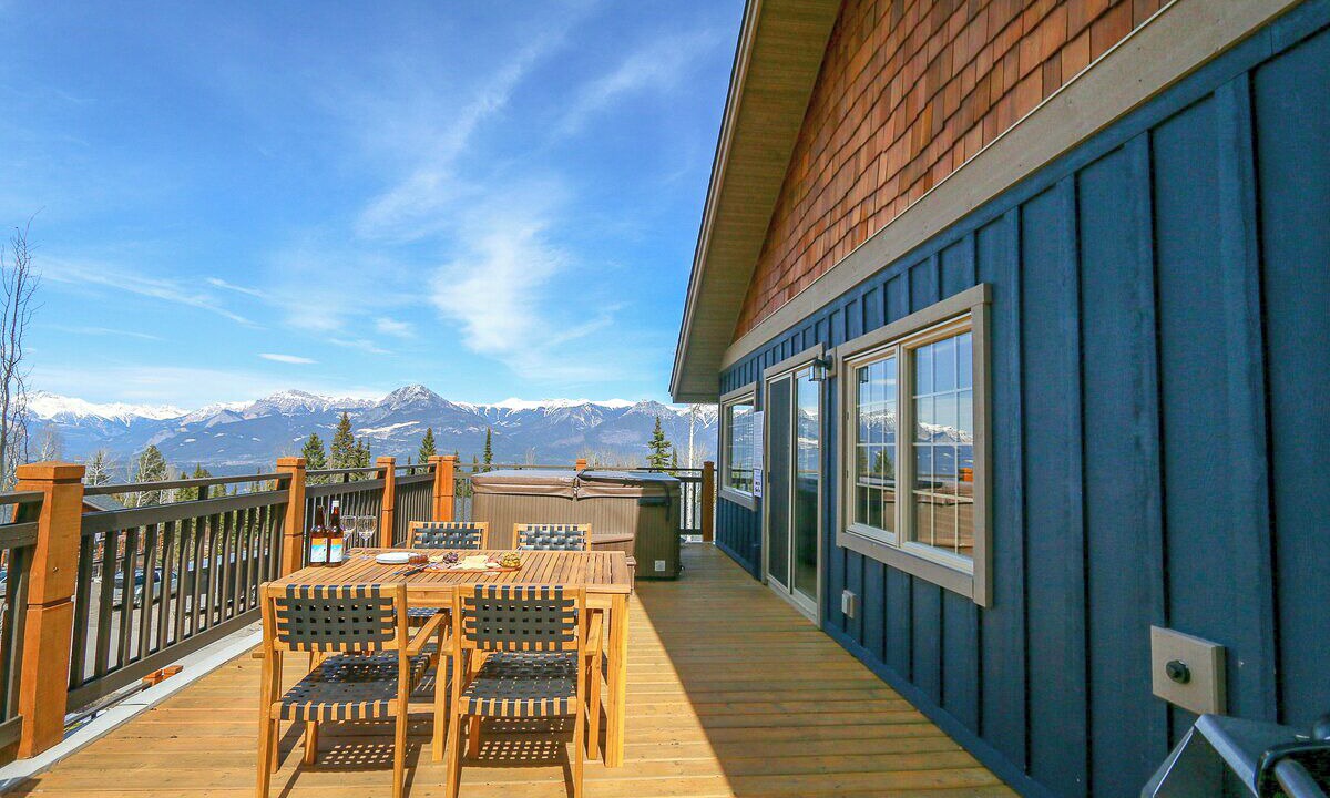 Photo of Outdoor in Golden