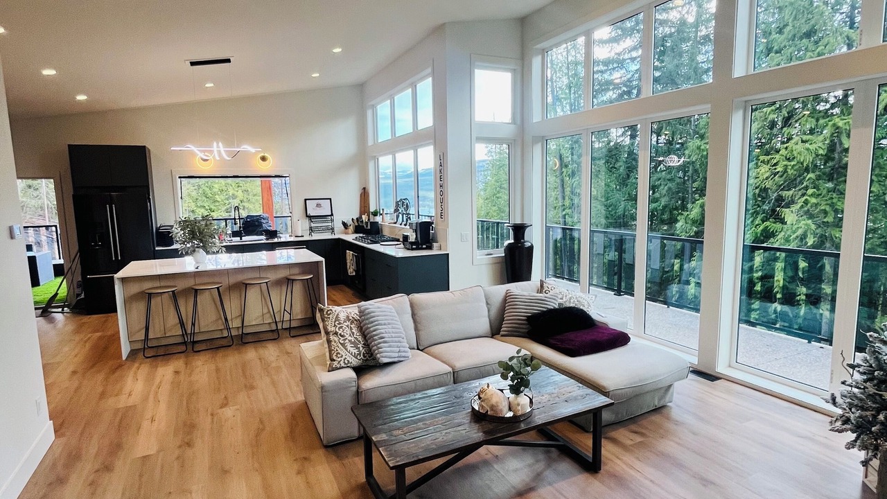 Photo of Livingroom in Anglemont