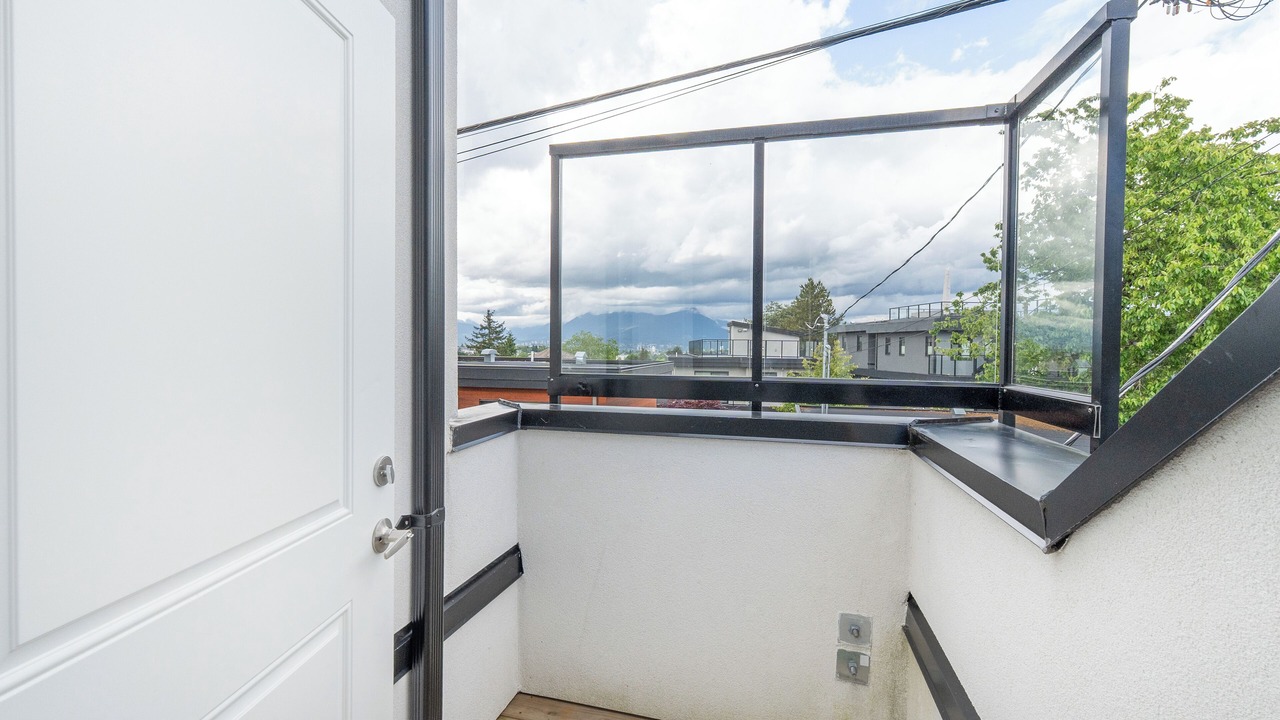 Photo of Outdoor in Renfrew-Collingwood