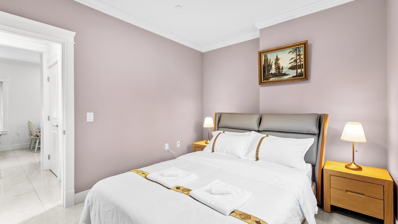 Photo of Bedroom in Renfrew-Collingwood