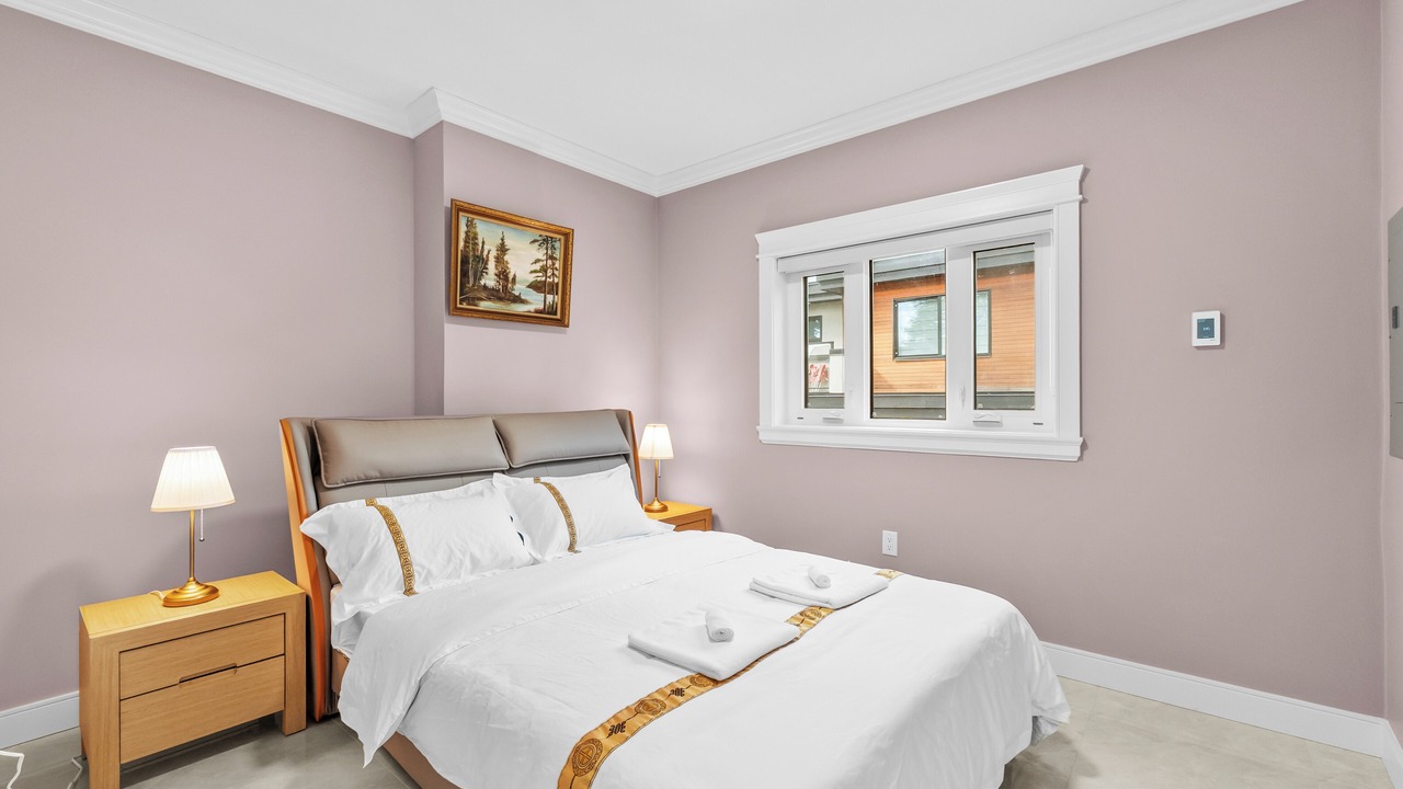 Photo of Bedroom in Renfrew-Collingwood