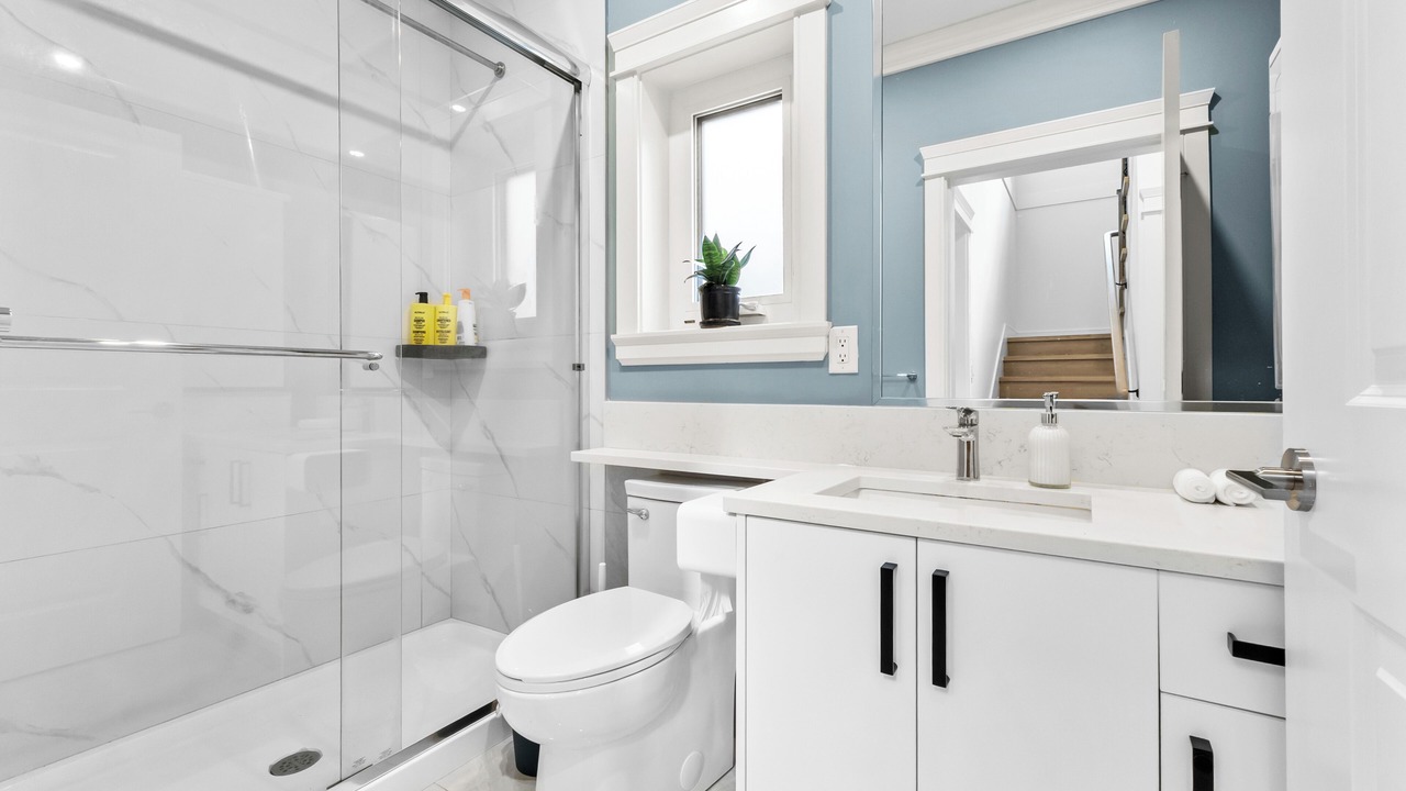 Photo of Bathroom in Renfrew-Collingwood