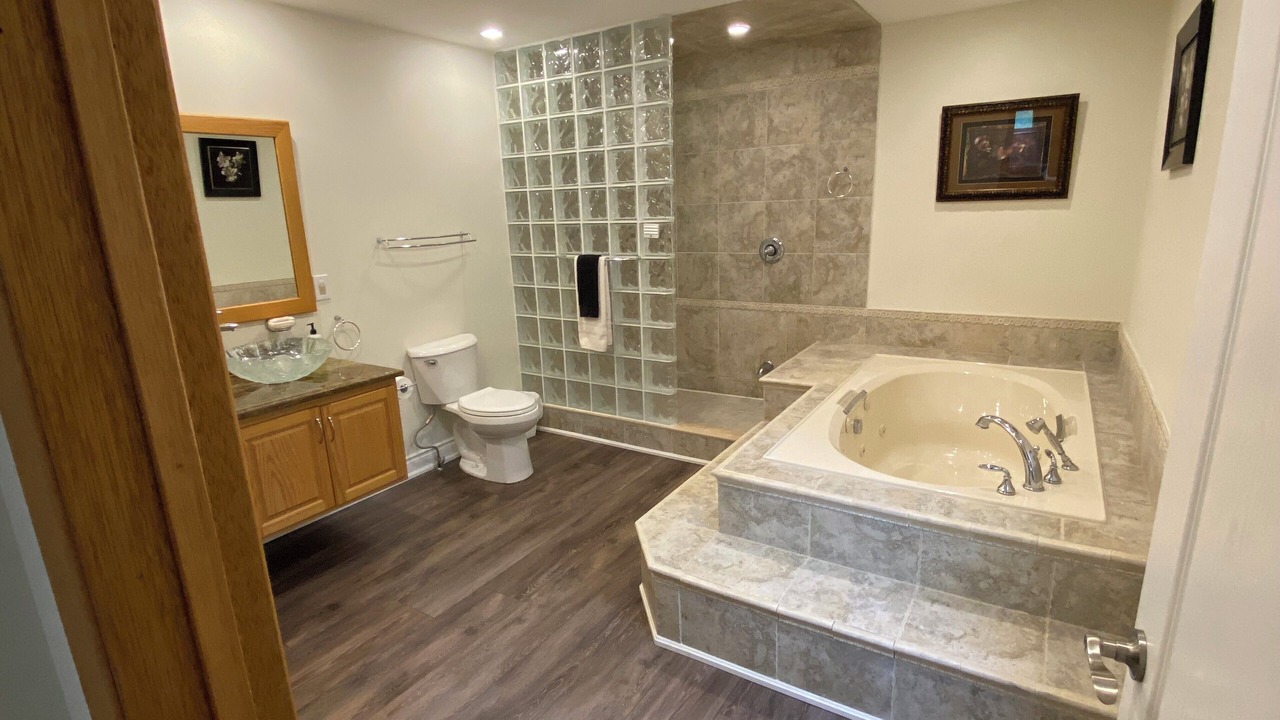 Photo of Bathroom in Wasaga Beach