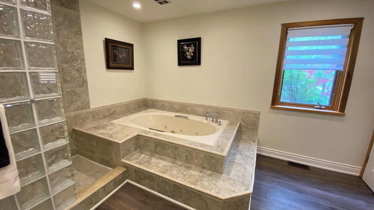 Photo of Bathroom in Wasaga Beach