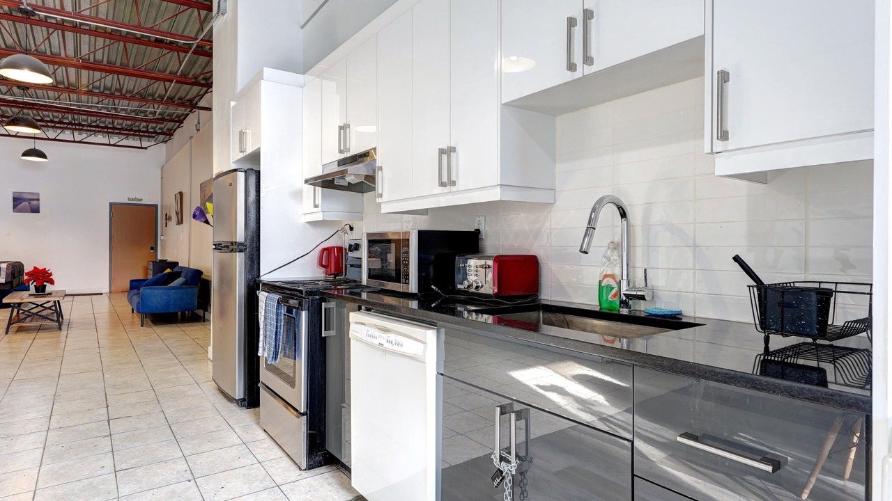 Photo of Kitchen in La Petite-Patrie