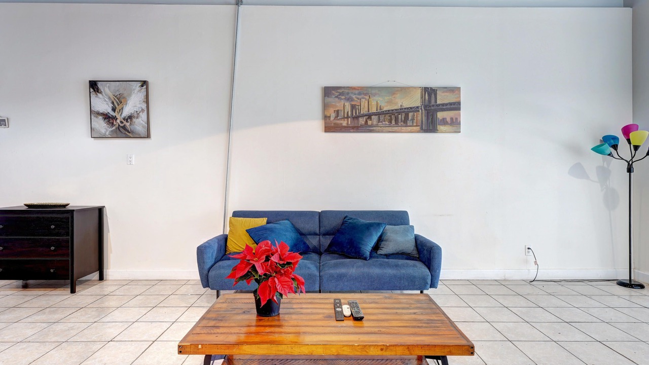 Photo of Livingroom in La Petite-Patrie