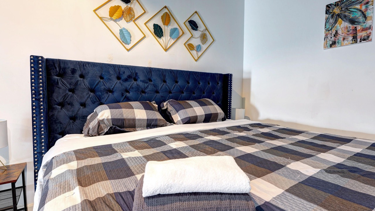 Photo of Bedroom in La Petite-Patrie