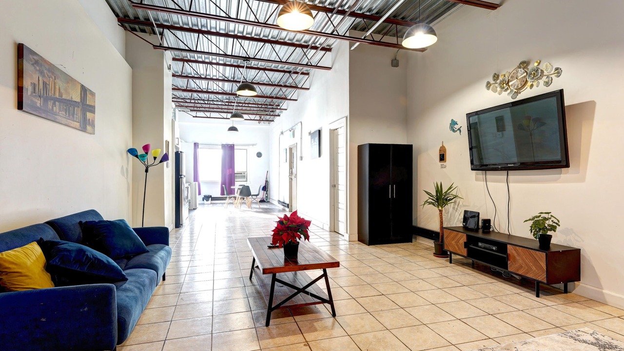 Photo of Livingroom in La Petite-Patrie