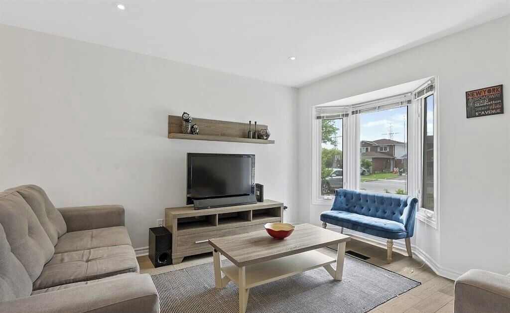 Photo of Livingroom in Burlington