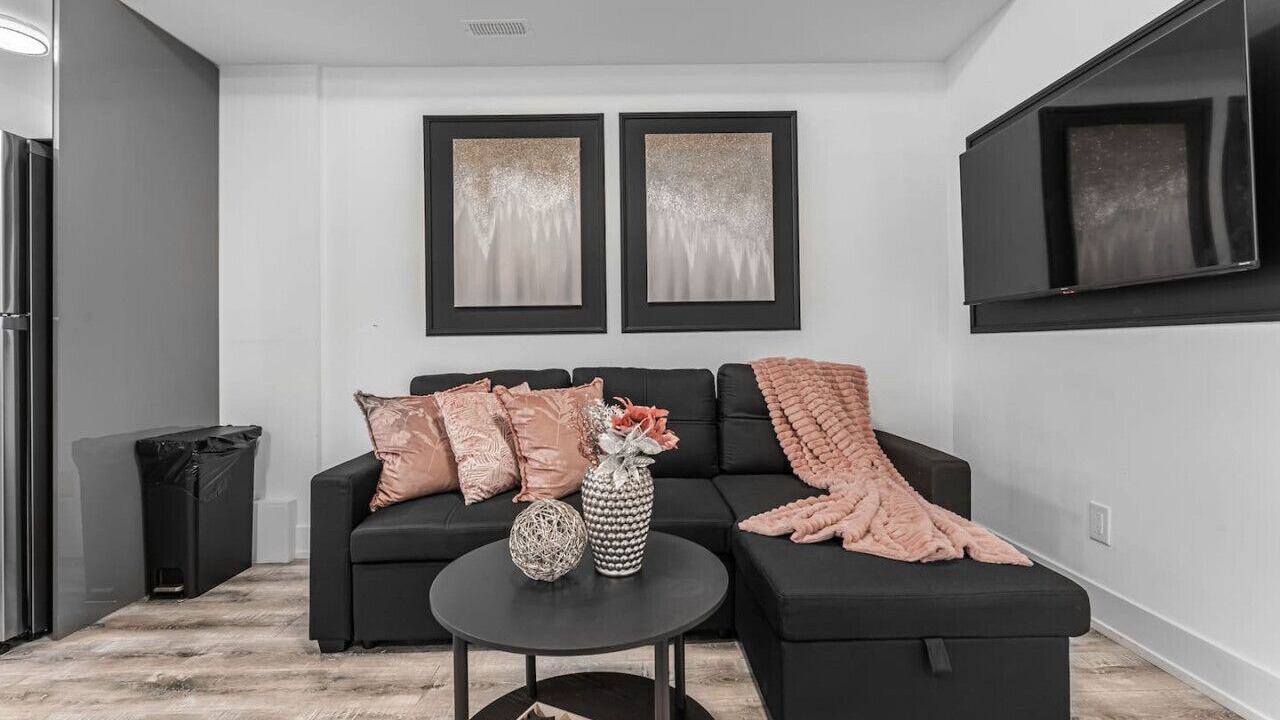 Photo of Livingroom in Niagara Falls