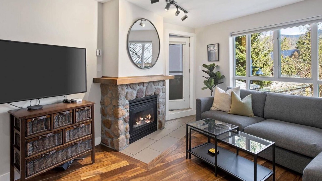 Photo of Livingroom in Whistler Village