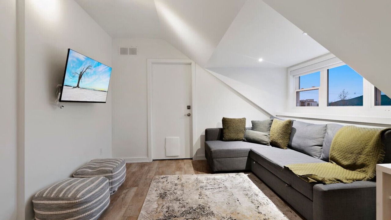 Photo of Livingroom in Downtown