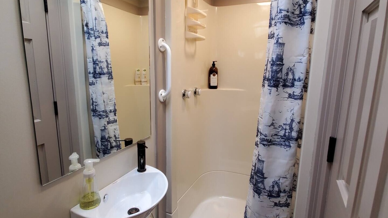 Photo of Bathroom in Gulf Islands