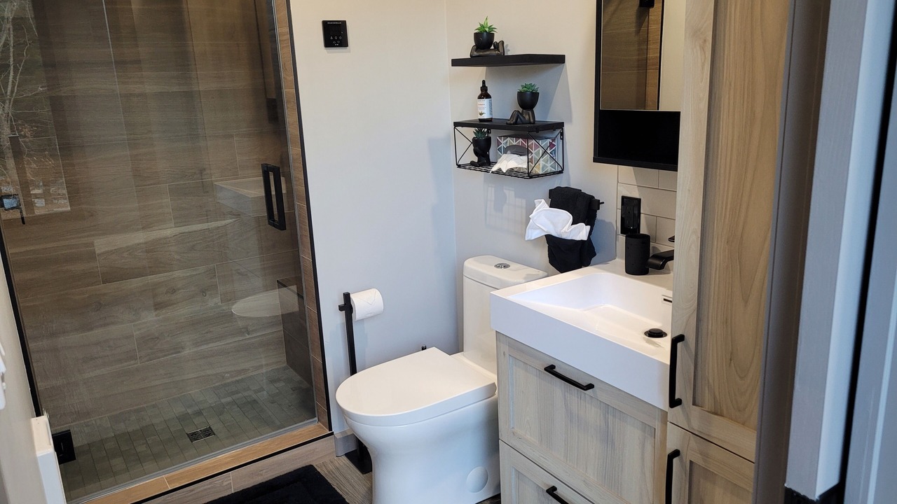 Photo of Bathroom in Argenteuil Regional County Municipality