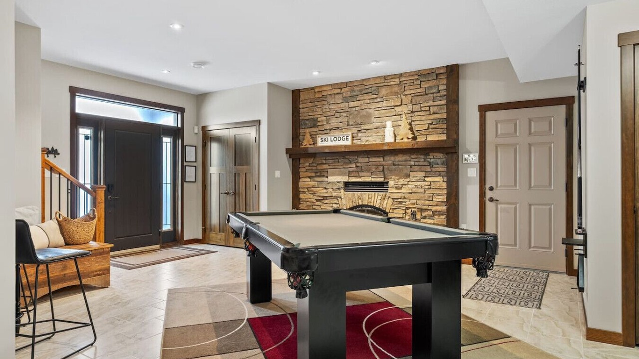 Photo of Livingroom in East Kootenay