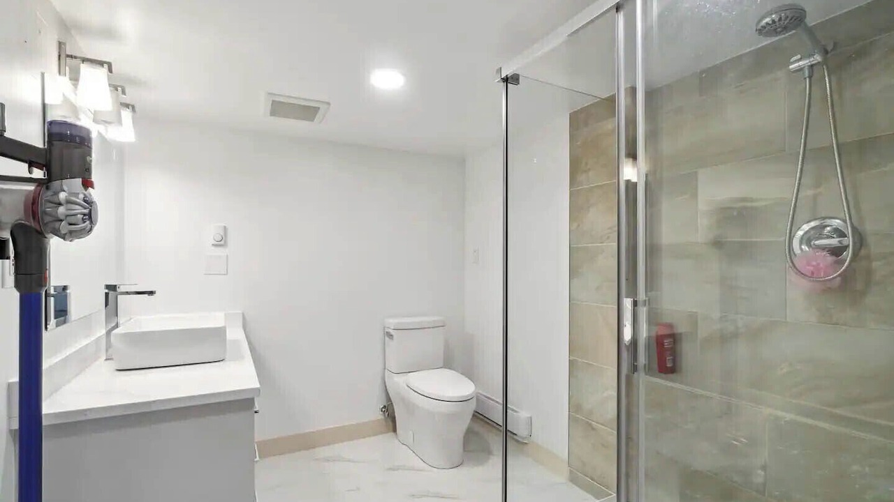 Photo of Bathroom in Upper Lonsdale