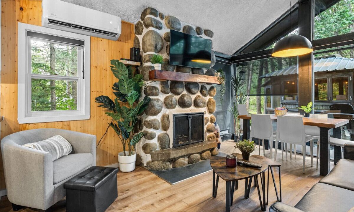 Photo of Livingroom in Sainte-Lucie-des-Laurentides