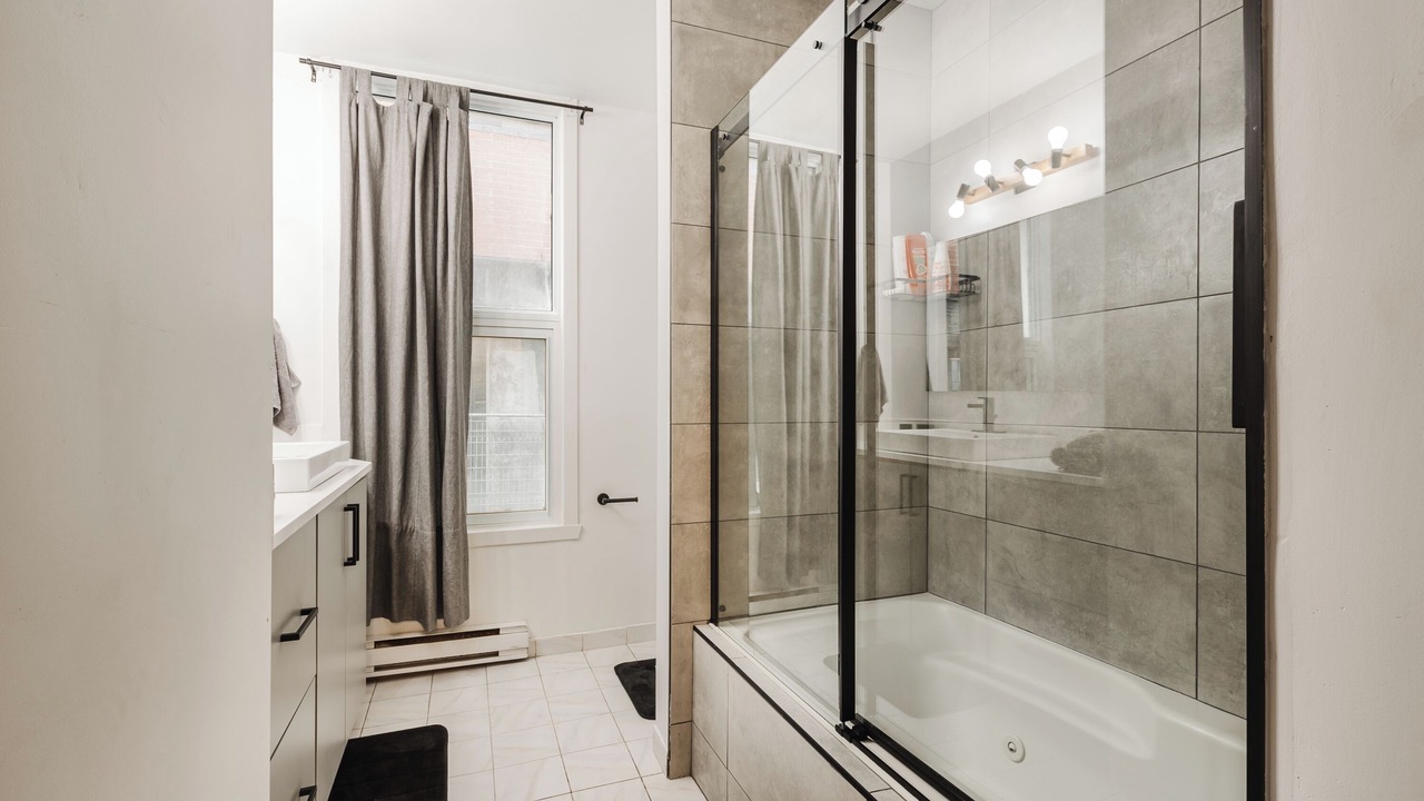 Photo of Bathroom in Pointe-Saint-Charles