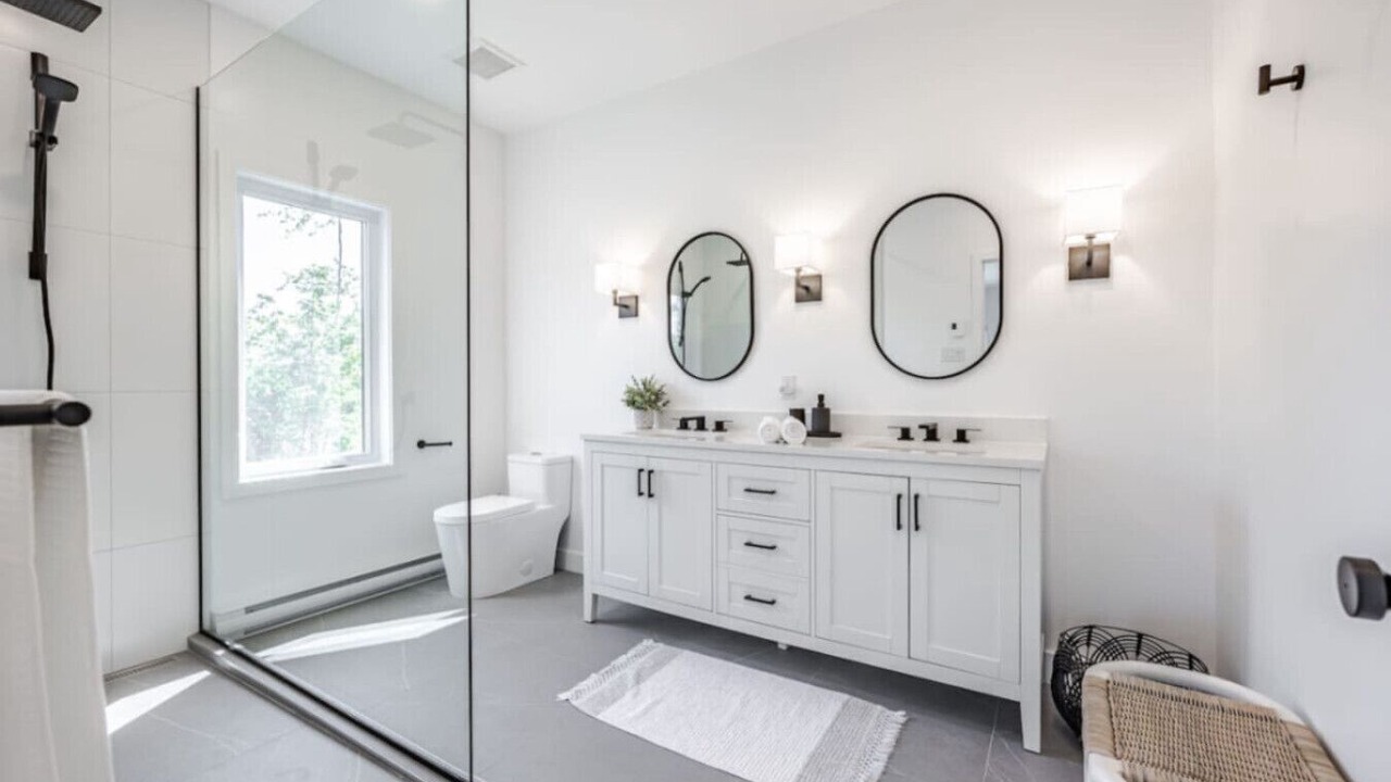Photo of Bathroom in Argenteuil Regional County Municipality