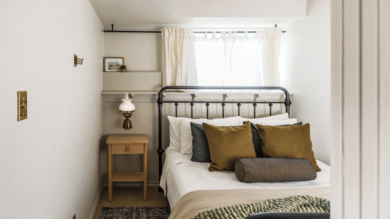Photo of Bedroom in Sechelt