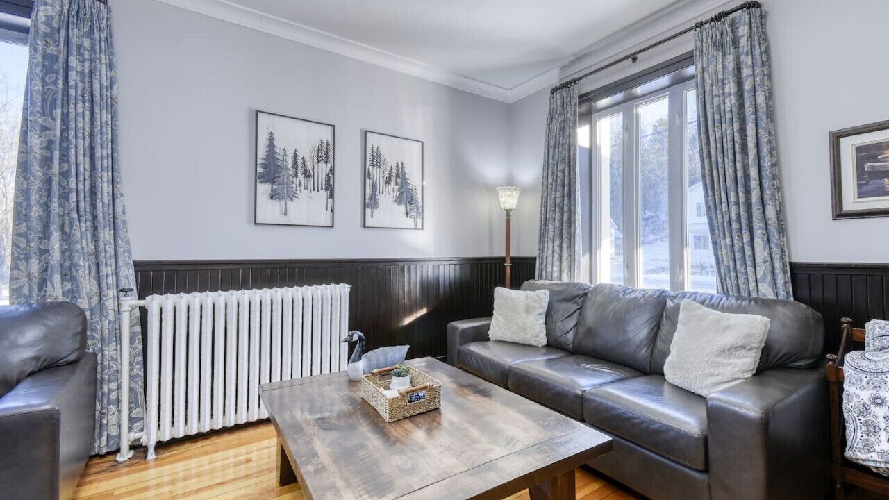Photo of Livingroom in Saint-Emile-de-Suffolk