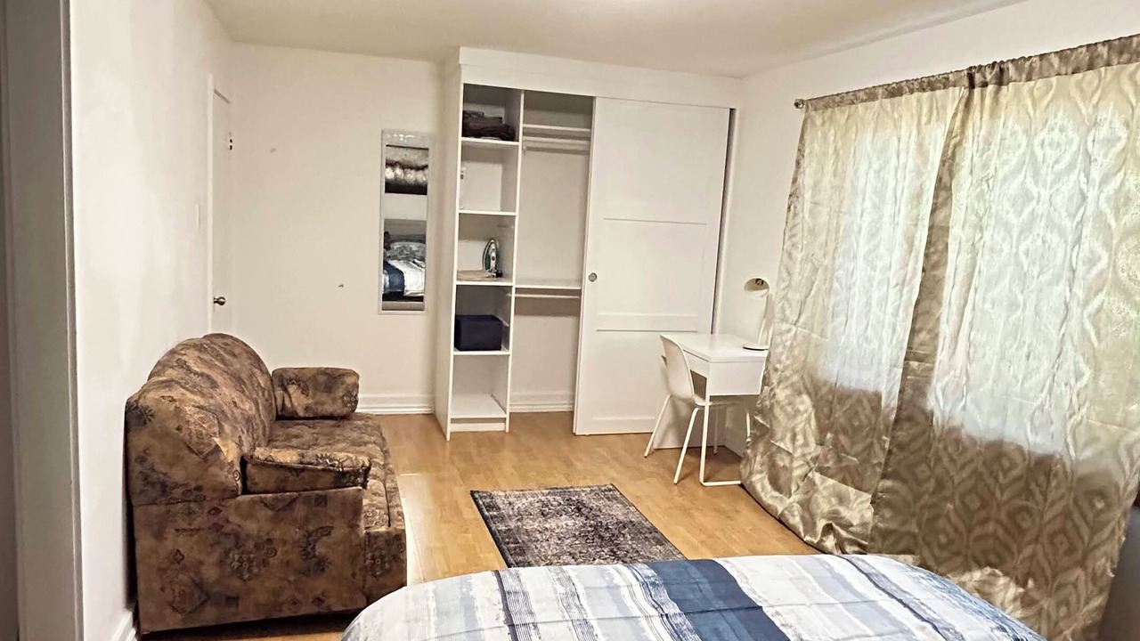 Photo of Bedroom in Aylmer