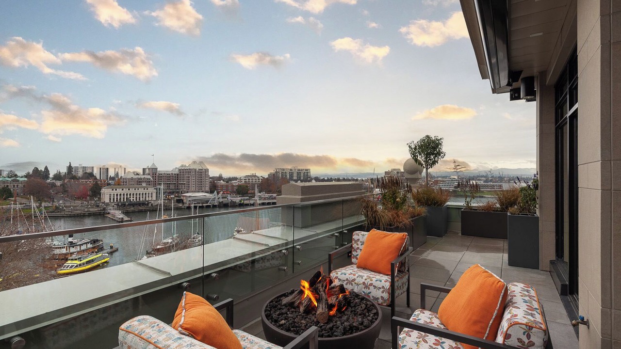 Photo of Patio Balcony in Inner Harbour